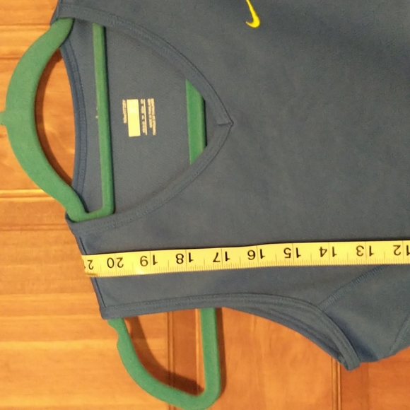 Nike women's size XS Fit-Dry athletic tank - Picture 4 of 7